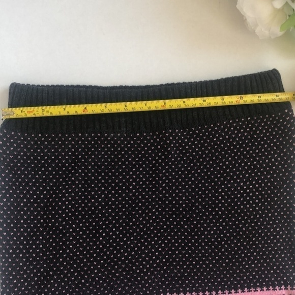 It’s Our Time Knit Mini Skirt Size Medium - Picture 4 of 7